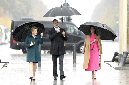 König Felipe VI. und Königin Letizia von Spanien am Brandenburger Tor in Berlin