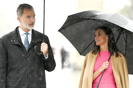 König Felipe VI. und Königin Letizia von Spanien am Brandenburger Tor in Berlin