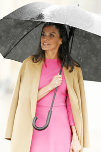 König Felipe VI. und Königin Letizia von Spanien am Brandenburger Tor in Berlin