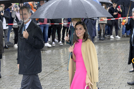 König Felipe VI. und Königin Letizia von Spanien am Brandenburger Tor in Berlin