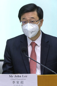 Pressekonferenz mit John Lee Ka-chiu in Hongkong