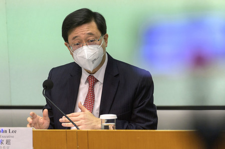 Pressekonferenz mit John Lee Ka-chiu in Hongkong