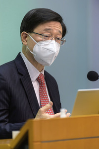 Pressekonferenz mit John Lee Ka-chiu in Hongkong
