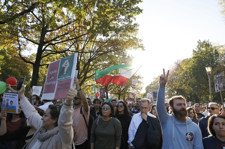 Großdemonstration für Solidarität mit den Demonstranten im Iran in Berlin