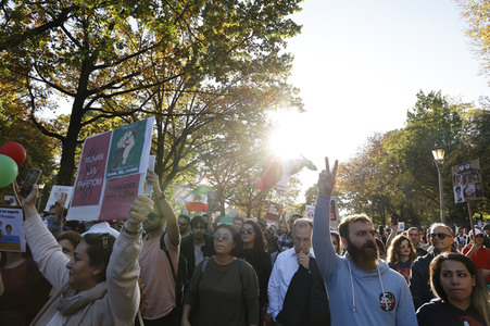 Großdemonstration für Solidarität mit den Demonstranten im Iran in Berlin