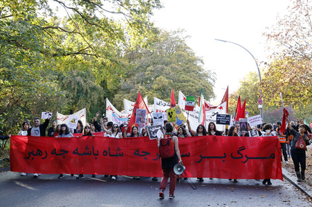 Großdemonstration für Solidarität mit den Demonstranten im Iran in Berlin