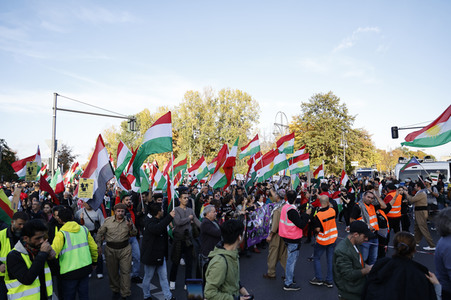 Großdemonstration für Solidarität mit den Demonstranten im Iran in Berlin