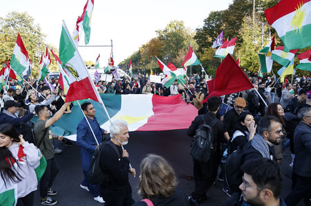 Großdemonstration für Solidarität mit den Demonstranten im Iran in Berlin