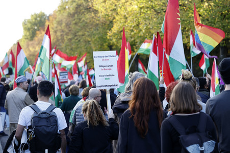 Großdemonstration für Solidarität mit den Demonstranten im Iran in Berlin