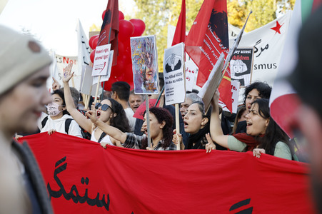 Großdemonstration für Solidarität mit den Demonstranten im Iran in Berlin