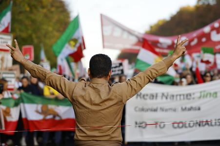 Großdemonstration für Solidarität mit den Demonstranten im Iran in Berlin