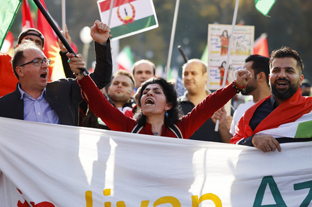 Großdemonstration für Solidarität mit den Demonstranten im Iran in Berlin