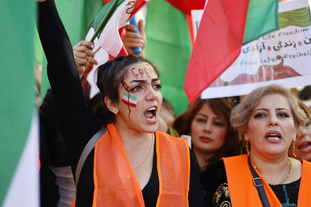 Großdemonstration für Solidarität mit den Demonstranten im Iran in Berlin