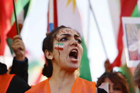 Großdemonstration für Solidarität mit den Demonstranten im Iran in Berlin