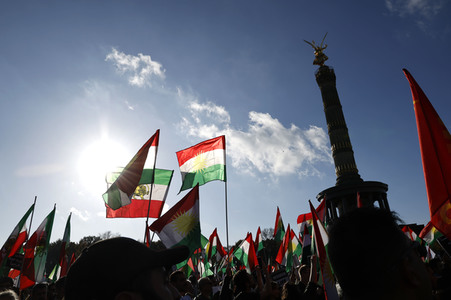Großdemonstration für Solidarität mit den Demonstranten im Iran in Berlin
