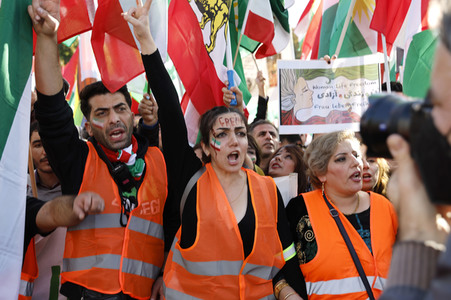 Großdemonstration für Solidarität mit den Demonstranten im Iran in Berlin