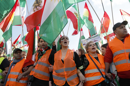 Großdemonstration für Solidarität mit den Demonstranten im Iran in Berlin