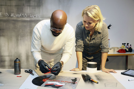 Charity Event in der Banksy Ausstellung in Hamburg