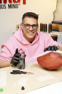 Charity Event in der Banksy Ausstellung in Hamburg