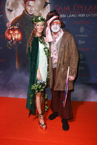 Sam Dylan's 'Sweet House of Horror' Promi-Halloween Party in Köln
