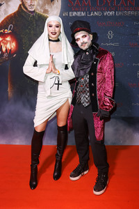 Sam Dylan's 'Sweet House of Horror' Promi-Halloween Party in Köln