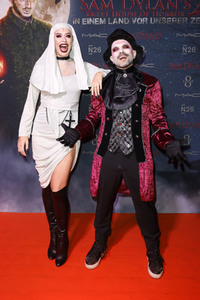 Sam Dylan's 'Sweet House of Horror' Promi-Halloween Party in Köln