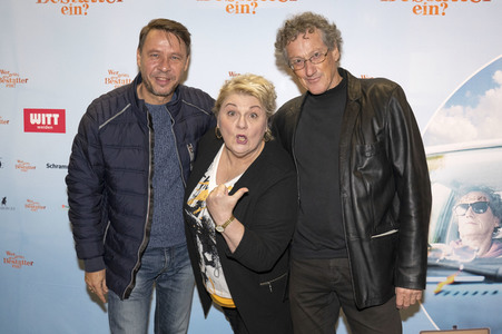 Filmpreview 'Wer gräbt den Bestatter ein?' in München