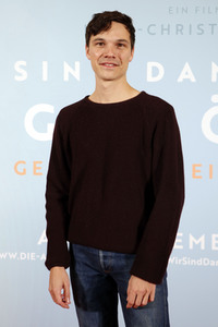 Filmpremiere 'Wir sind dann wohl die Angehörigen' in Berlin