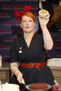 Enie van de Meiklokjes im AEZ Hamburg