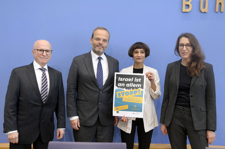 Bundespressekonferenz Antisemitismus stoppen in Berlin