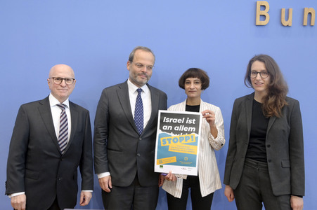 Bundespressekonferenz Antisemitismus stoppen in Berlin