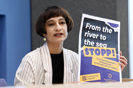 Bundespressekonferenz Antisemitismus stoppen in Berlin