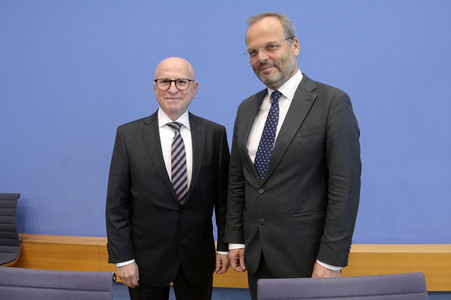 Bundespressekonferenz Antisemitismus stoppen in Berlin