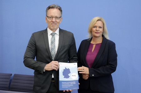 Bundespressekonferenz Sicherheit und Kriminalität in Deutschland in Berlin