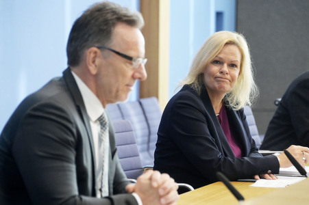 Bundespressekonferenz Sicherheit und Kriminalität in Deutschland in Berlin
