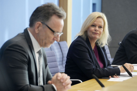Bundespressekonferenz Sicherheit und Kriminalität in Deutschland in Berlin