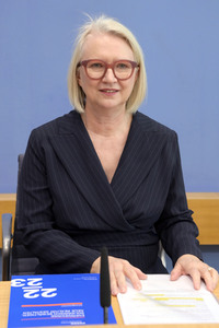 Bundespressekonferenz Vorstellung des Jahresgutachtens 2022/23 in Berlin