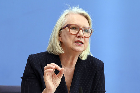 Bundespressekonferenz Vorstellung des Jahresgutachtens 2022/23 in Berlin