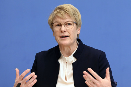 Bundespressekonferenz Vorstellung des Jahresgutachtens 2022/23 in Berlin