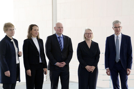 Übergabe des Jahresgutachtens 2022/2023 des Sachverständigenrates zur Begutachtung der gesamtwirtschaftlichen Entwicklung in Berlin