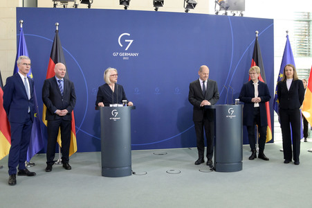 Übergabe des Jahresgutachtens 2022/2023 des Sachverständigenrates zur Begutachtung der gesamtwirtschaftlichen Entwicklung in Berlin