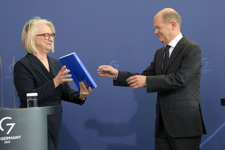 Übergabe des Jahresgutachtens 2022/2023 des Sachverständigenrates zur Begutachtung der gesamtwirtschaftlichen Entwicklung in Berlin