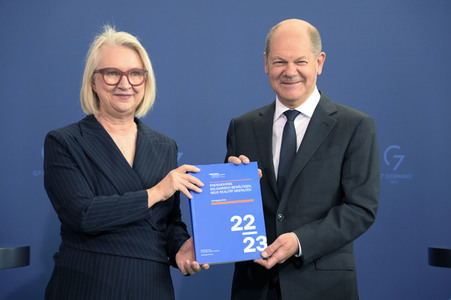 Übergabe des Jahresgutachtens 2022/2023 des Sachverständigenrates zur Begutachtung der gesamtwirtschaftlichen Entwicklung in Berlin