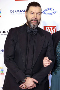 Goldene Bild der Frau 2022 in Hamburg