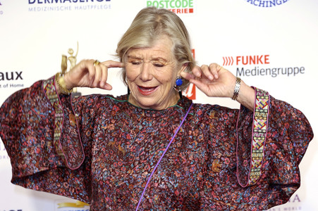 Goldene Bild der Frau 2022 in Hamburg