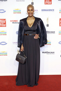 Goldene Bild der Frau 2022 in Hamburg