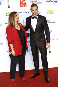 Goldene Bild der Frau 2022 in Hamburg