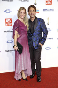 Goldene Bild der Frau 2022 in Hamburg