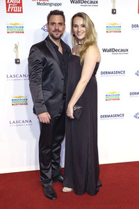 Goldene Bild der Frau 2022 in Hamburg