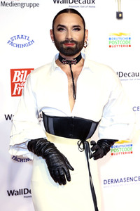 Goldene Bild der Frau 2022 in Hamburg